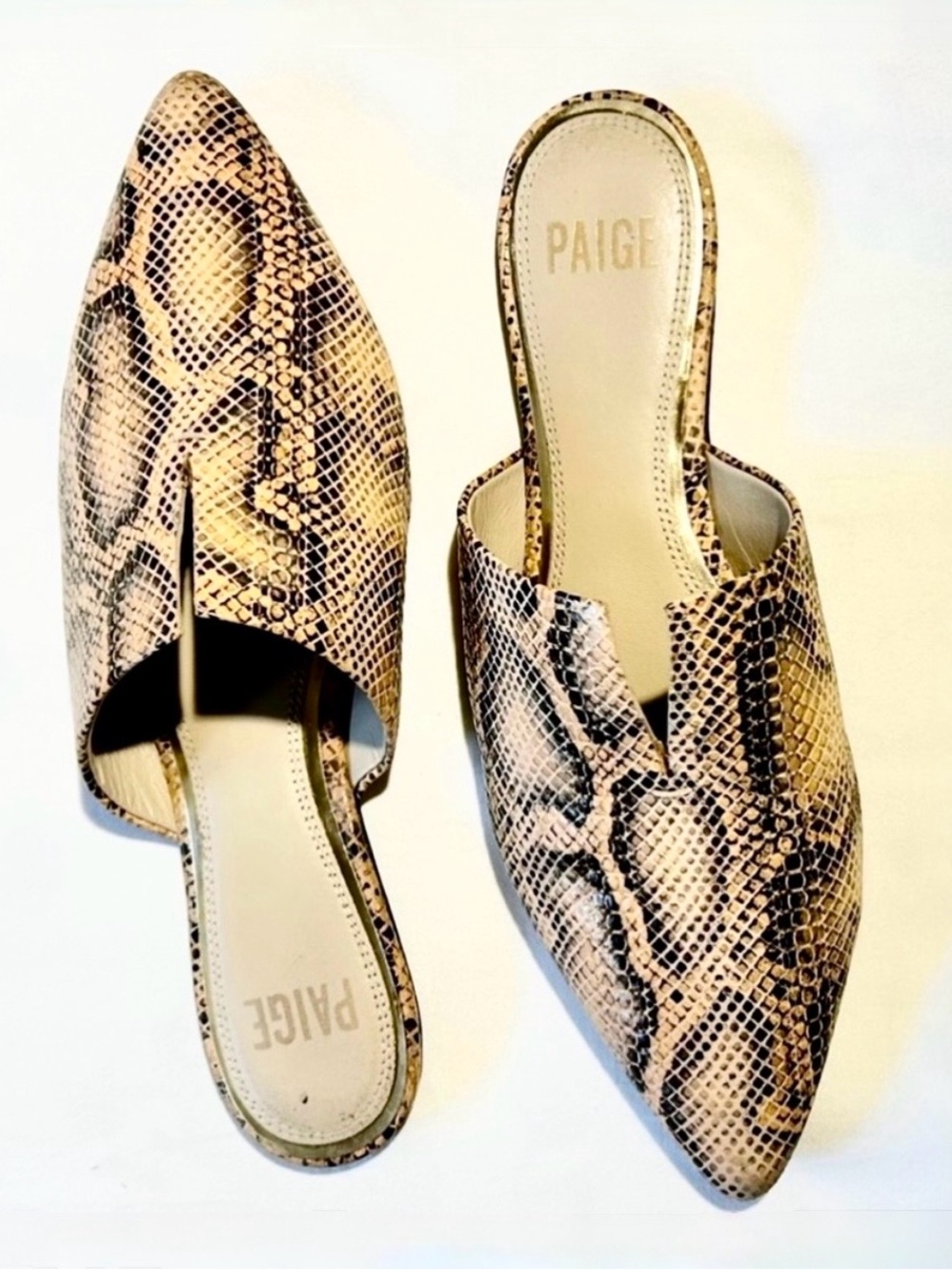 PAIGE Alia Snakeskin Leather Pointed Toe V-Notch Mule Flats Size 8 💛